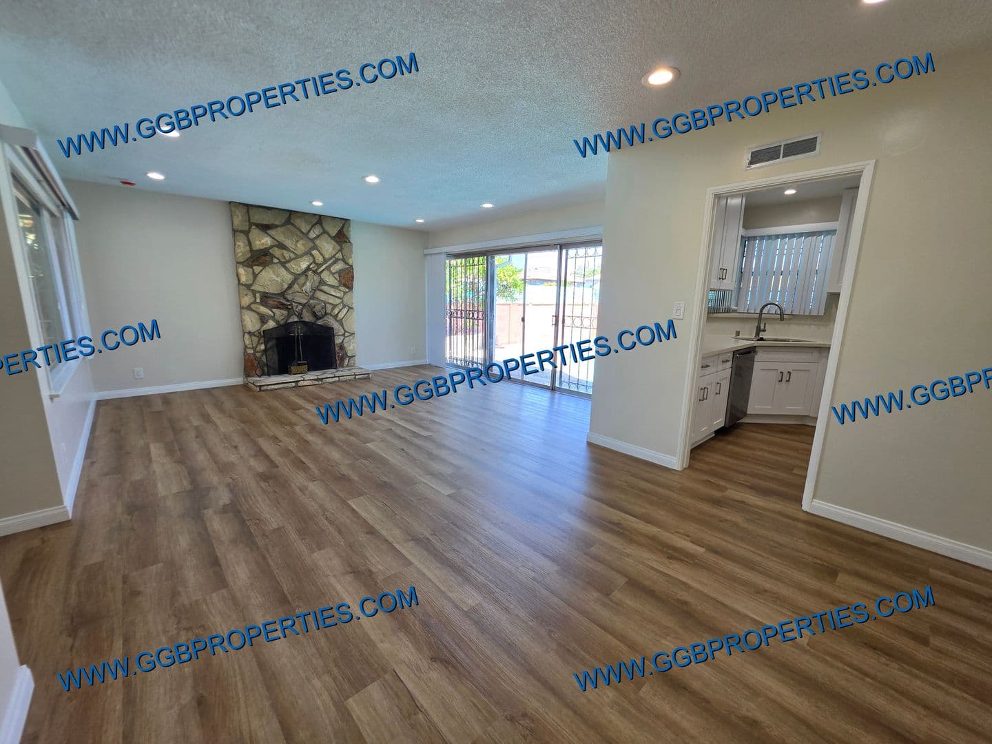Hawthorne House: 11710 Spinning Ave