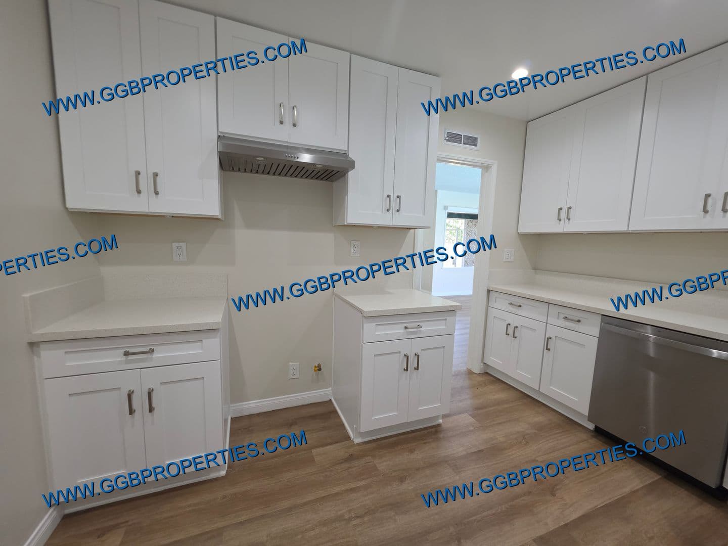 Hawthorne House: 11710 Spinning Ave
