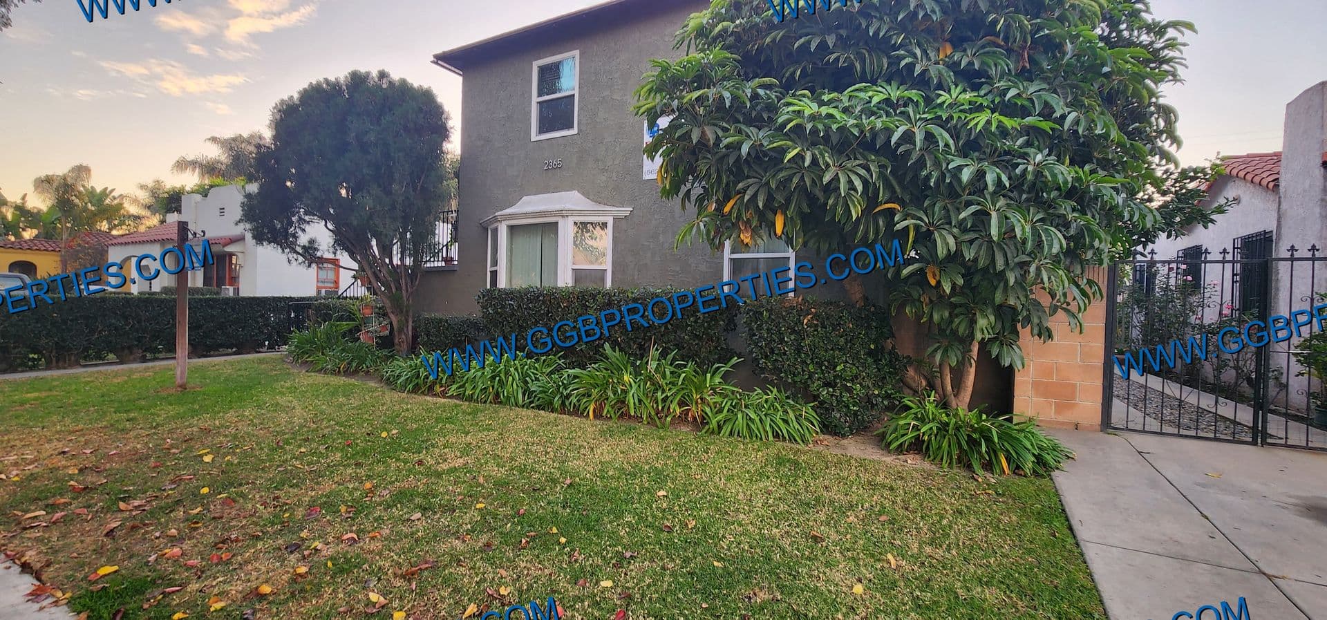 Long Beach Apartment: 2365-2371 Eucalyptus Ave