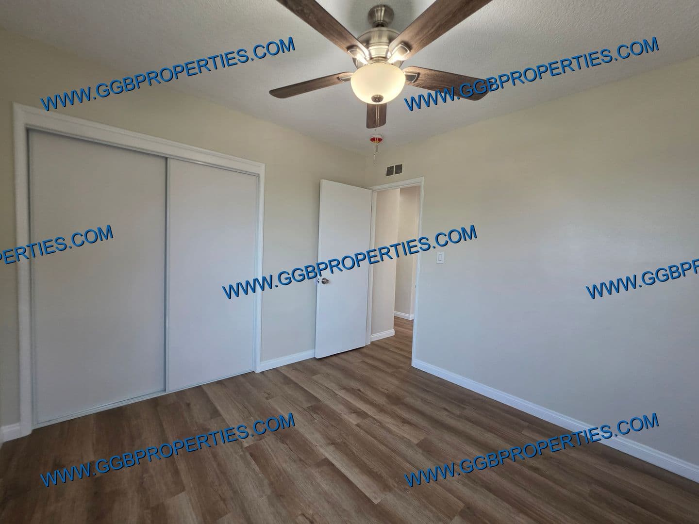 Hawthorne House: 11710 Spinning Ave
