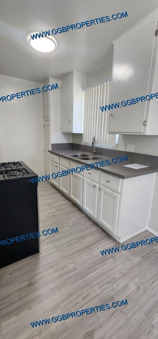 Long Beach Apartment: 2747-2751 Pacific Ave