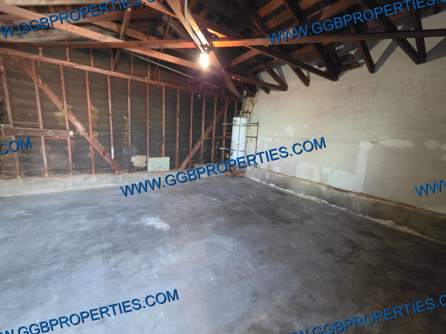 Hawthorne House: 11710 Spinning Ave