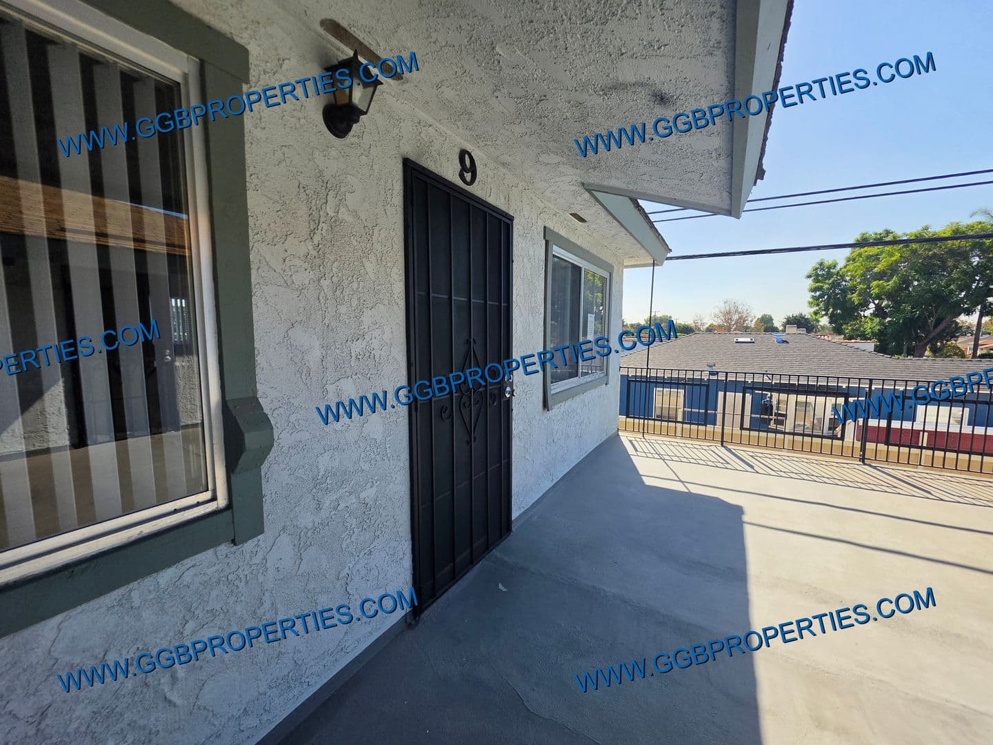 Long Beach Apartment: 1050 E Harding St