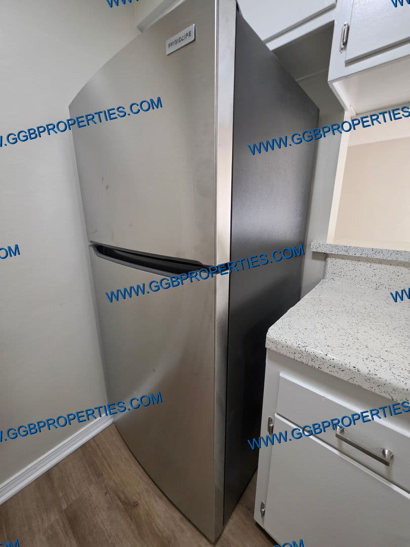 Long Beach Apartment: 727-741 Orizaba Ave