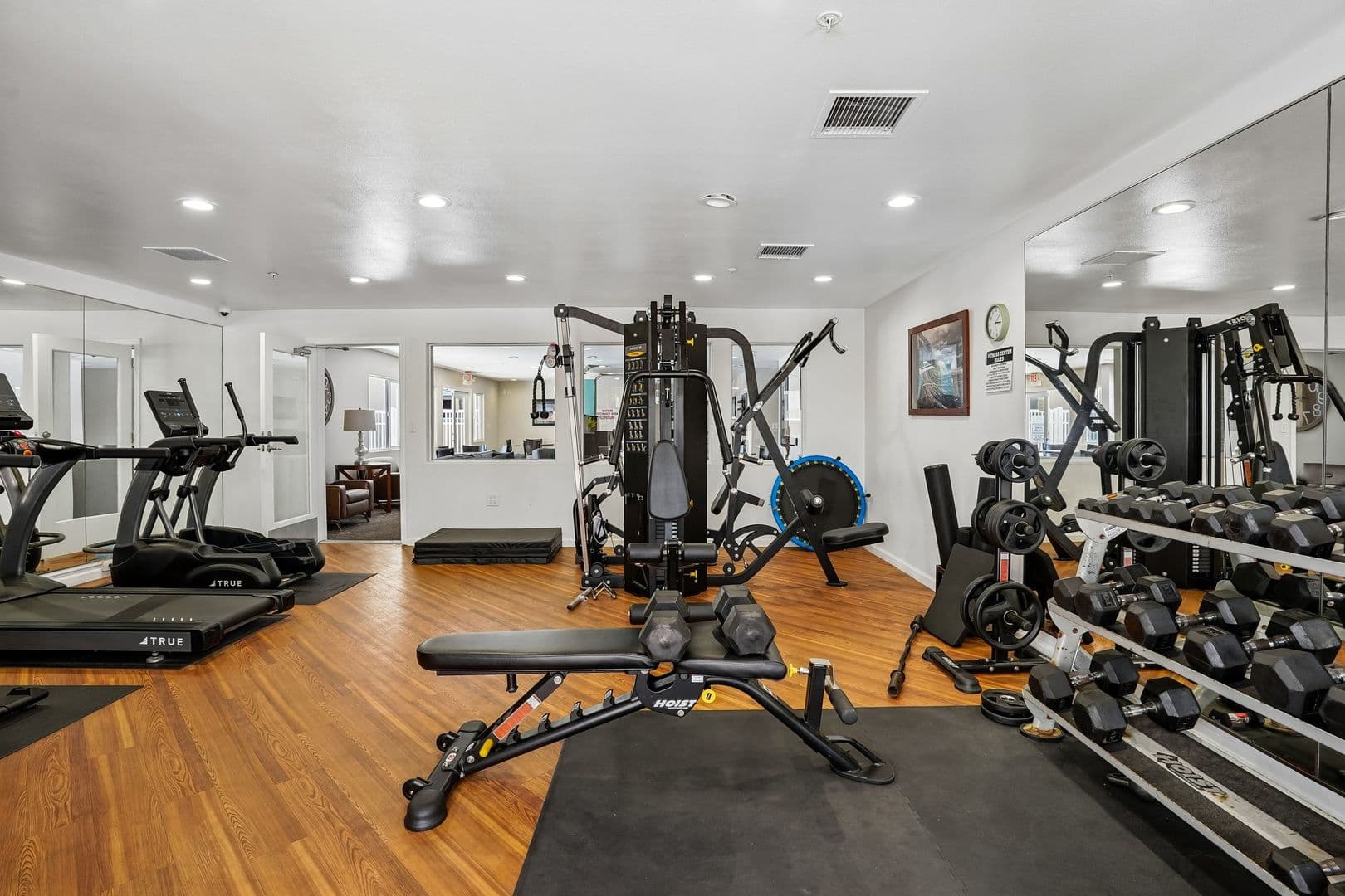 Redondo Beach Apartment: 211 Yacht Club Way