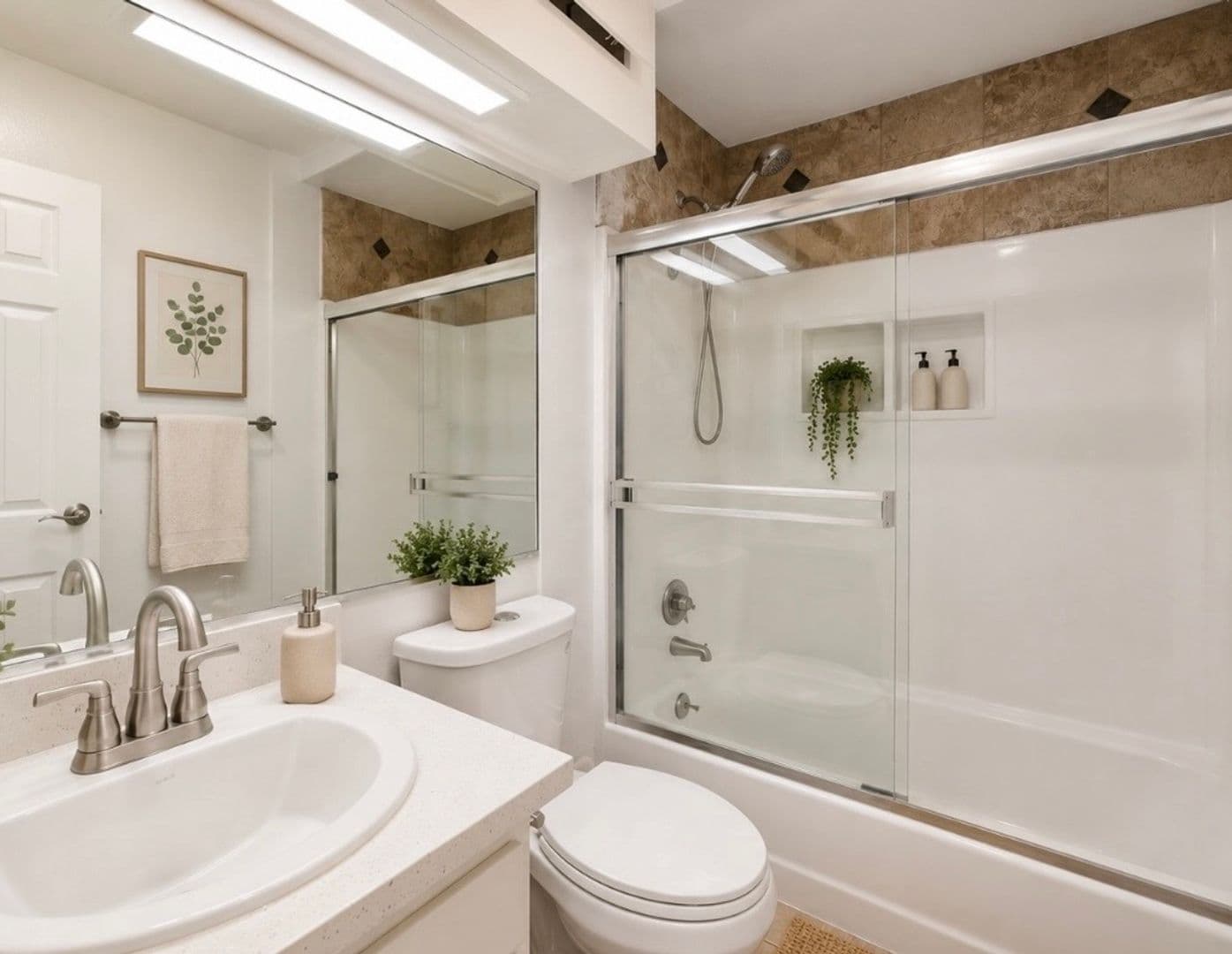 Redondo Beach Apartment: 211 Yacht Club Way
