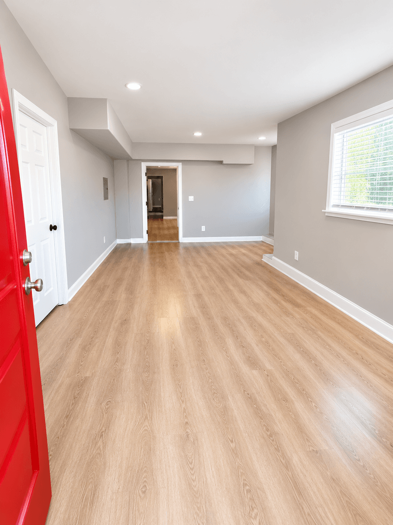 Oakland Apartment: 542 Lewis St