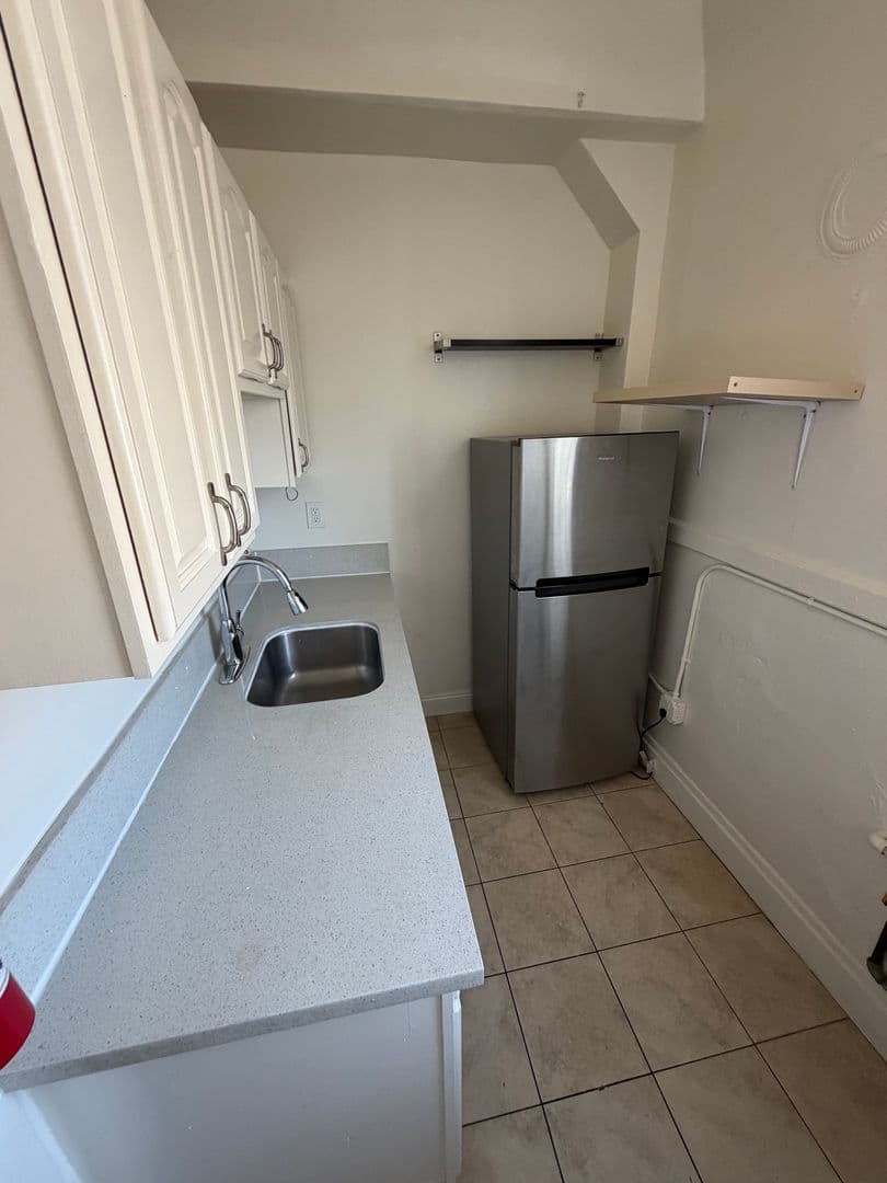 Oakland Apartment: 2317 San Pablo Ave