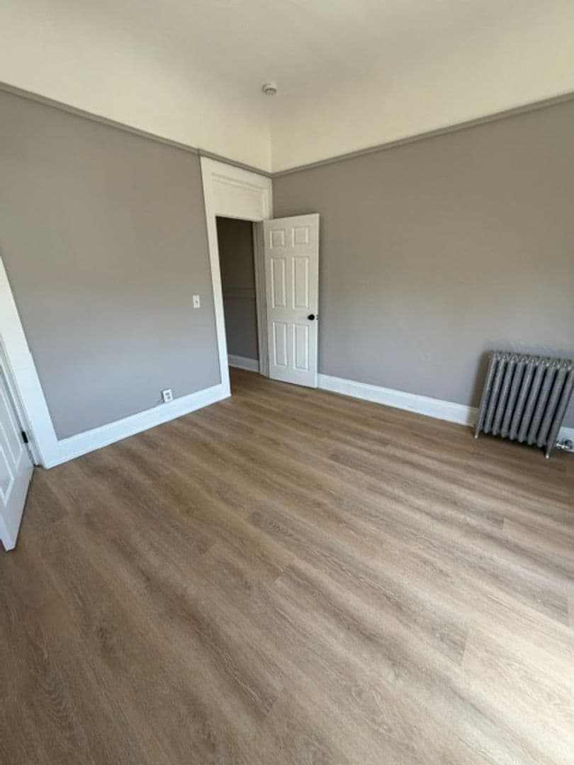 Oakland Apartment: 2317 San Pablo Ave