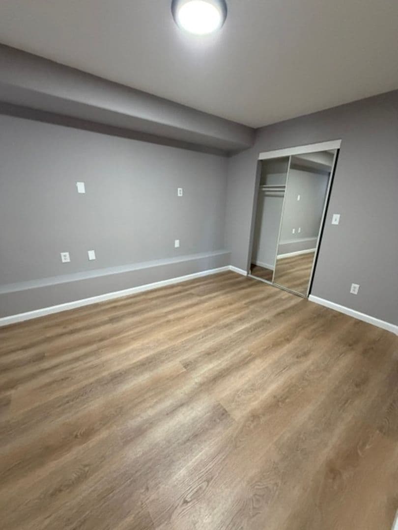 Oakland Apartment: 542 Lewis St