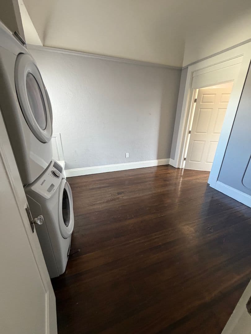 Oakland Apartment: 2317 San Pablo Ave