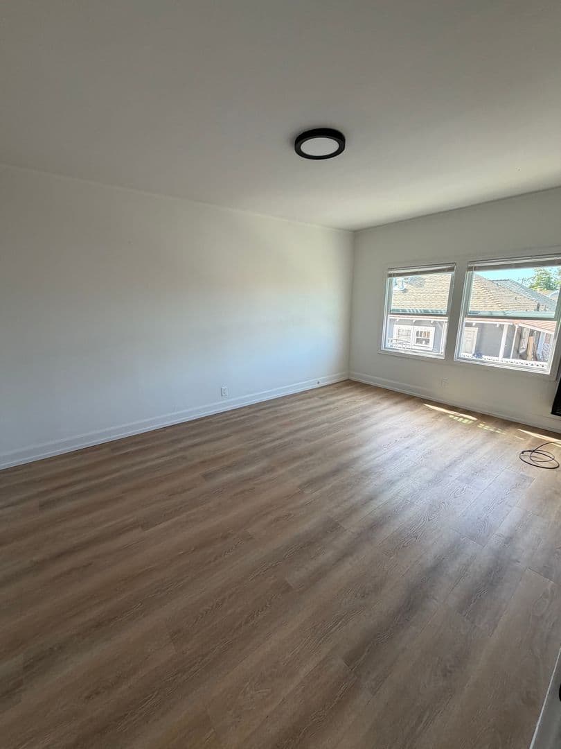 Oakland Apartment: 1501 38th Avenue