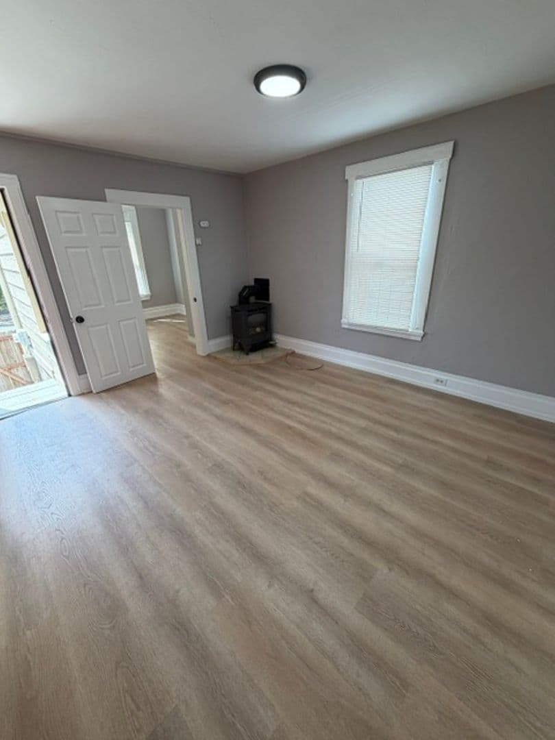 Oakland House: 828 21st St