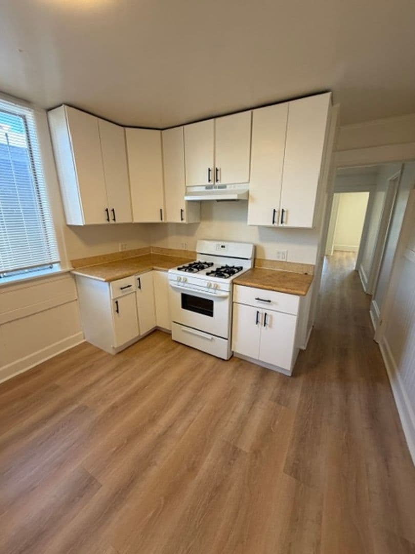 Oakland Apartment: 2027-2029 Myrtle St