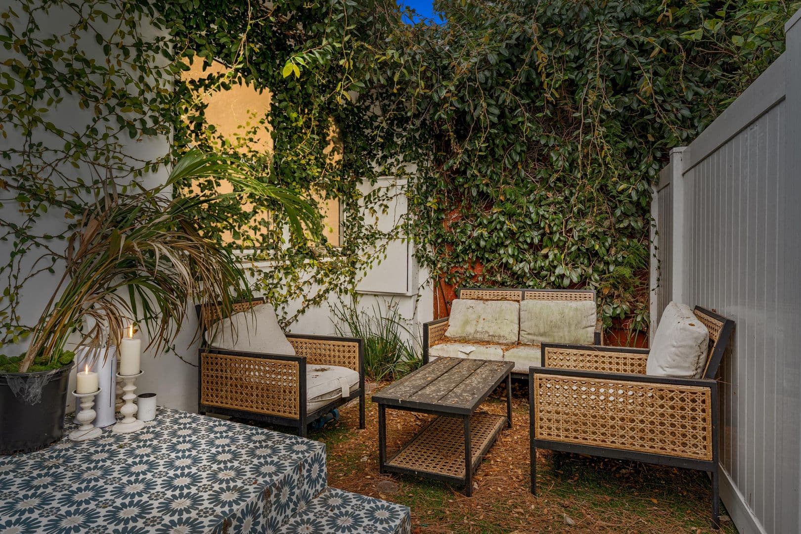Santa Monica Apartment: 2708-2710 2nd Street