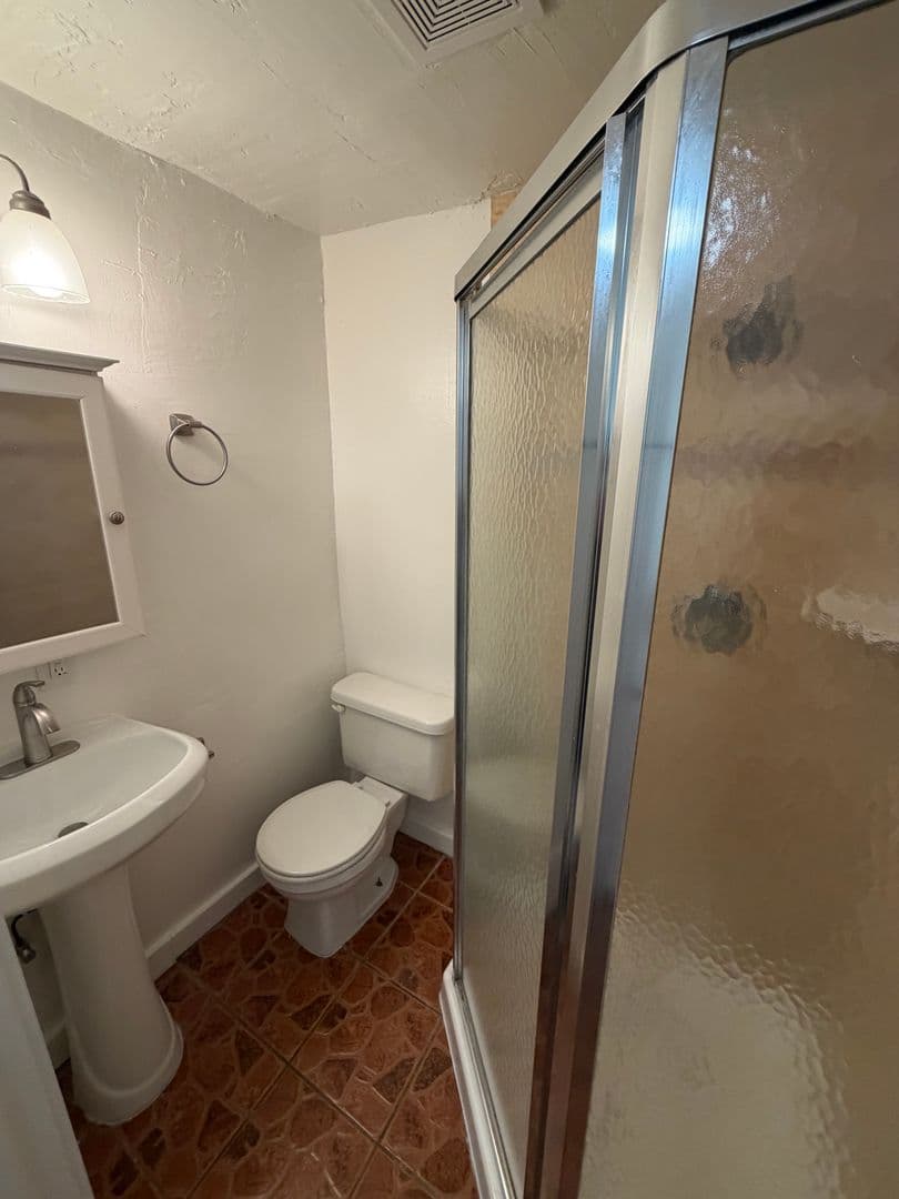 Oakland Apartment: 544 32nd St