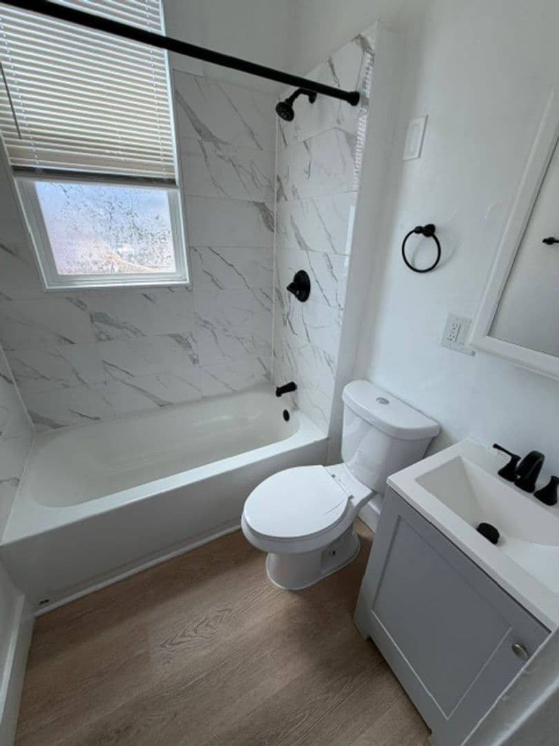 Oakland Apartment: 2317 San Pablo Ave