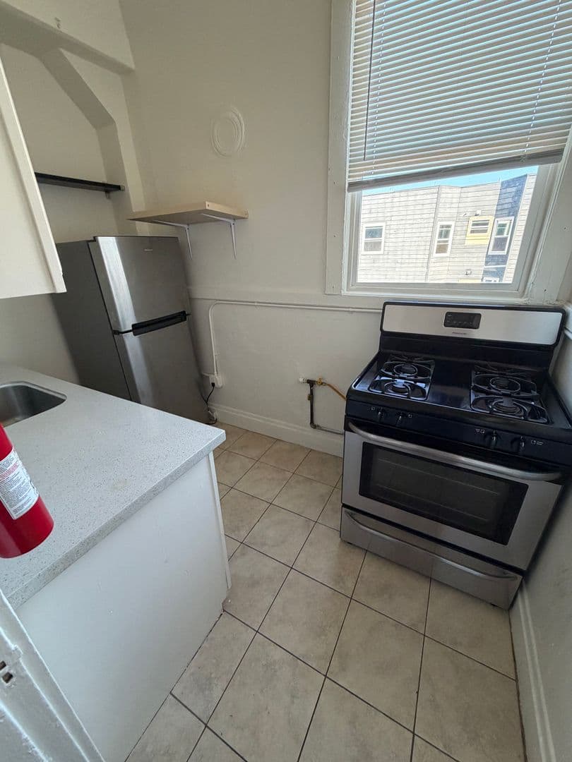 Oakland Apartment: 2317 San Pablo Ave