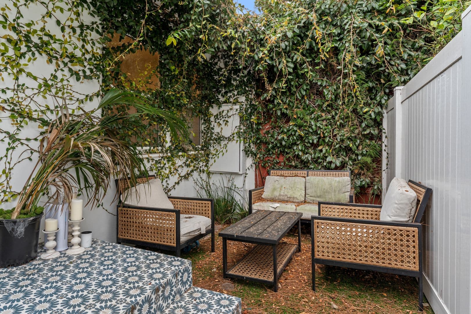 Santa Monica Apartment: 2708-2710 2nd Street