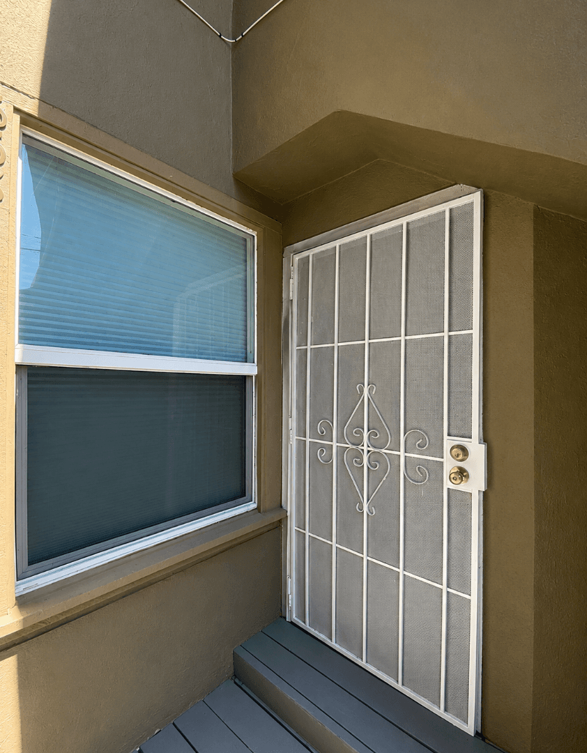 Oakland Apartment: 666-672 25th