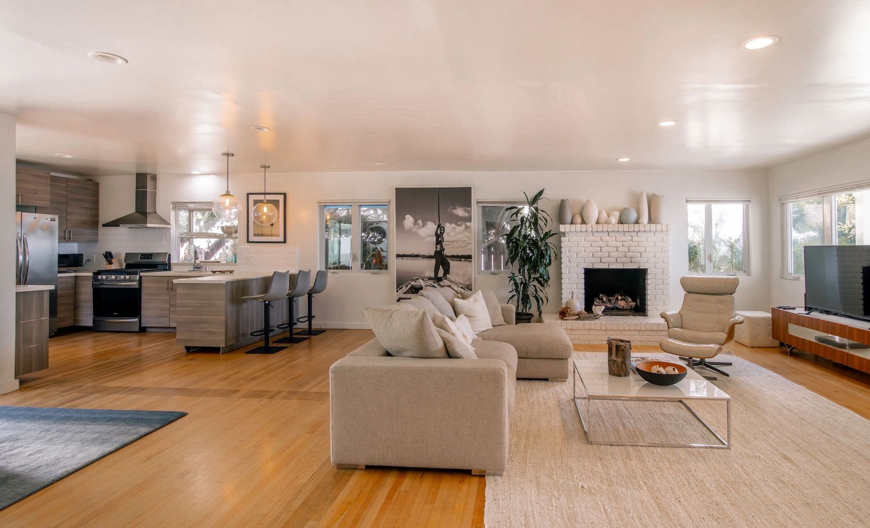 Malibu Multiplex: 21563 Pacific Coast Hwy