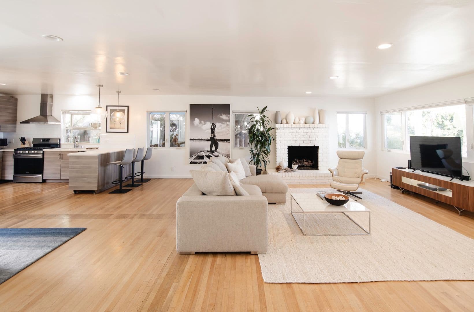Malibu Multiplex: 21563 Pacific Coast Hwy