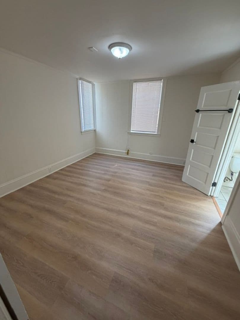 Oakland Apartment: 2027-2029 Myrtle St