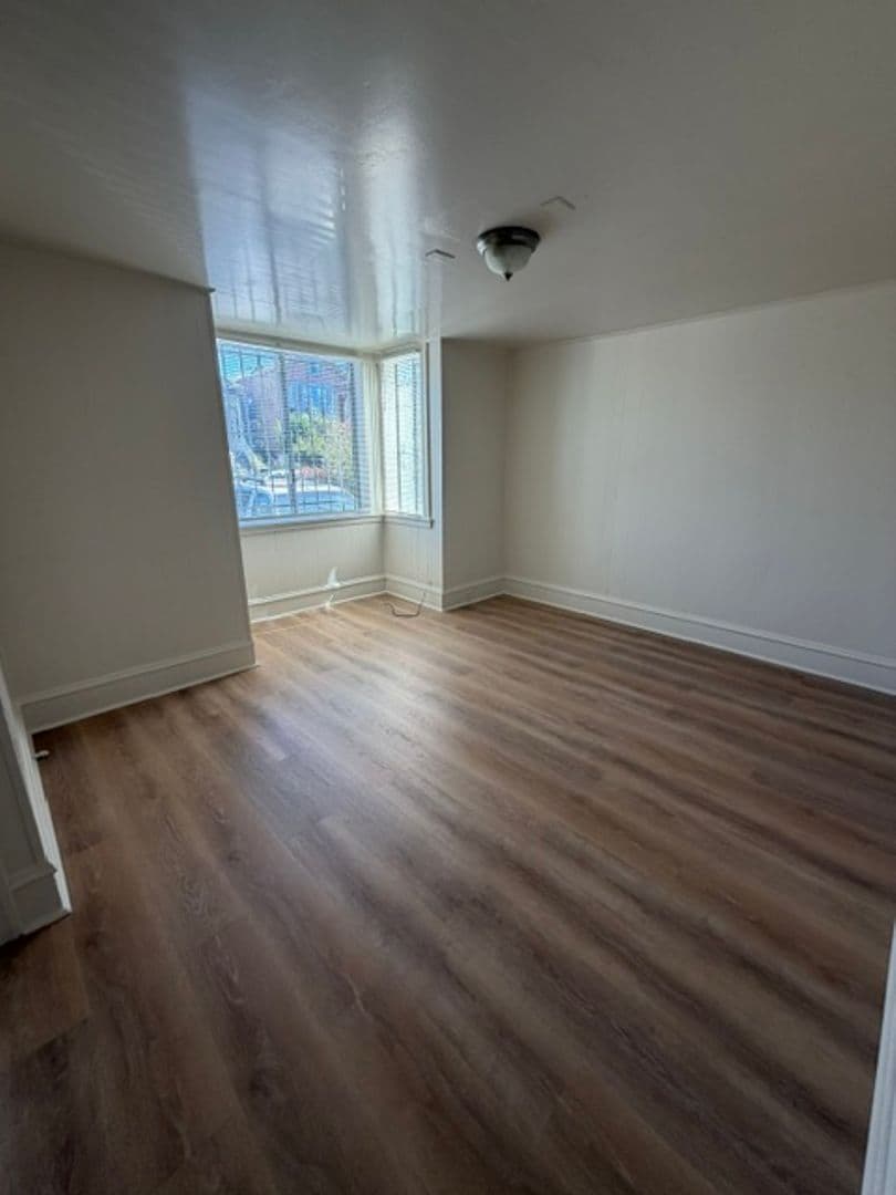 Oakland Apartment: 2027-2029 Myrtle St