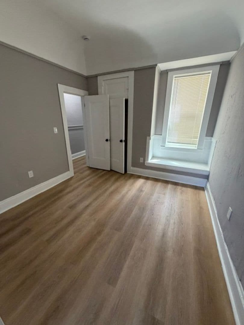 Oakland Apartment: 2317 San Pablo Ave