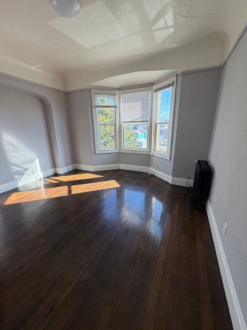 Oakland Apartment: 2317 San Pablo Ave