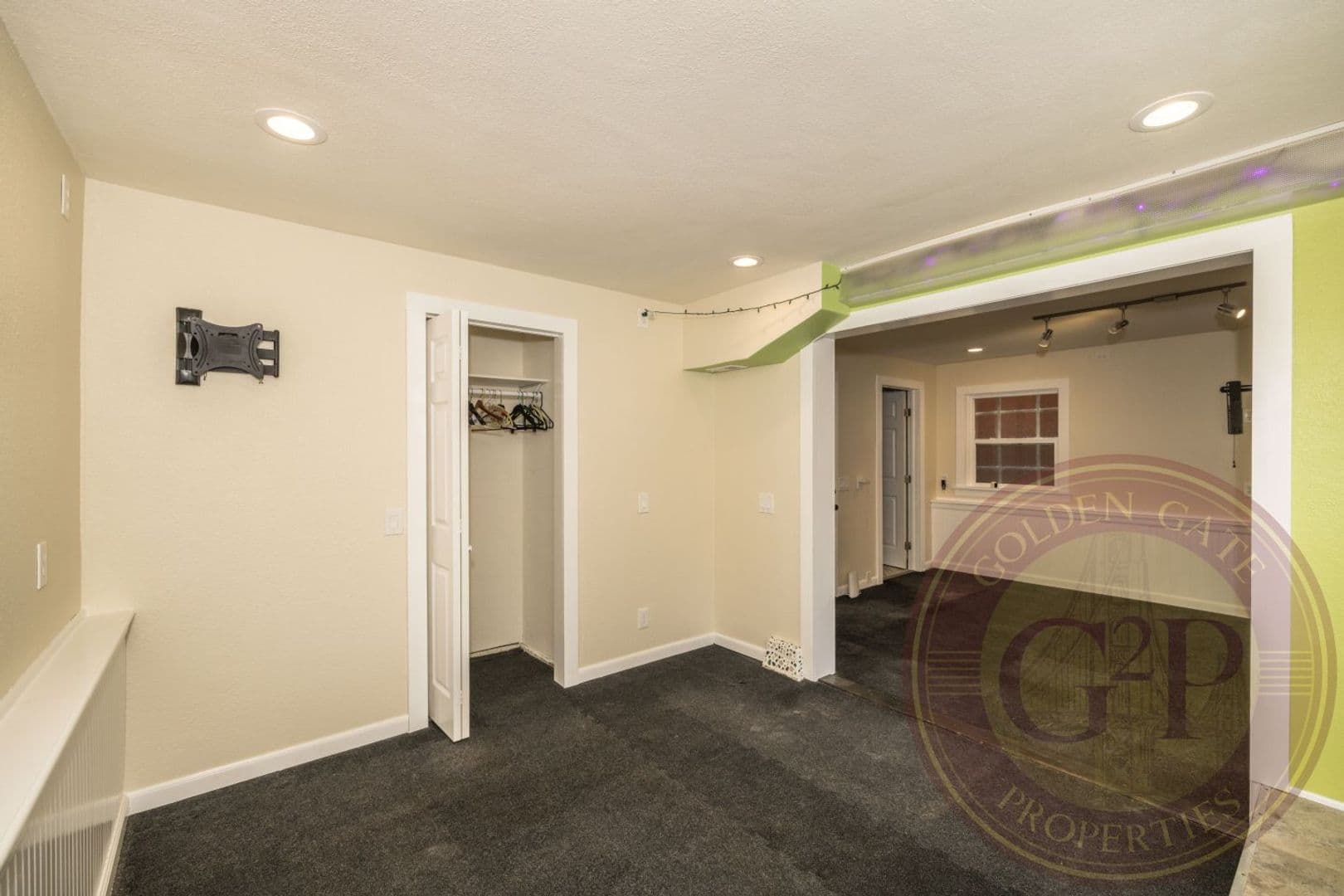 San Francisco House: 1252 Ulloa Street
