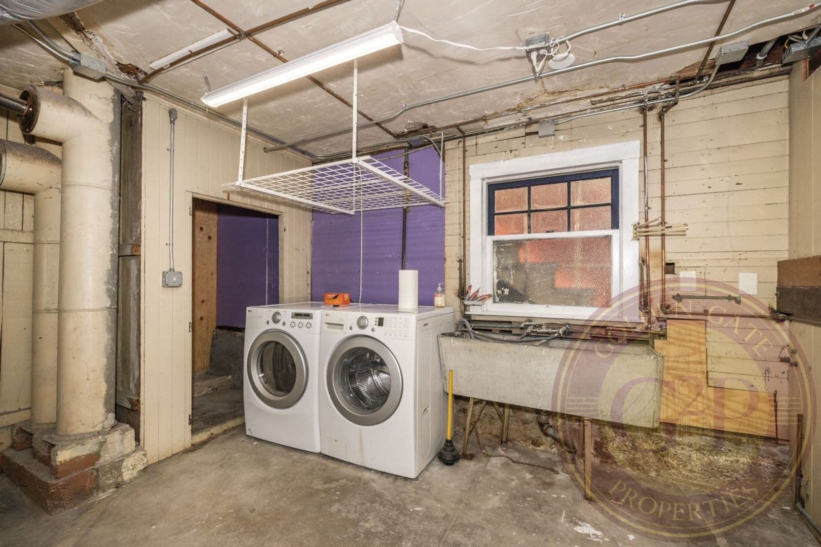 San Francisco House: 1252 Ulloa Street