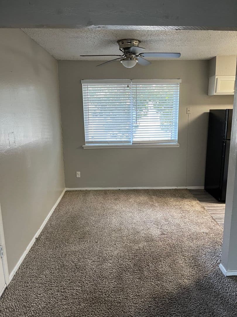 Del City Apartment: 3451 SE 44th St