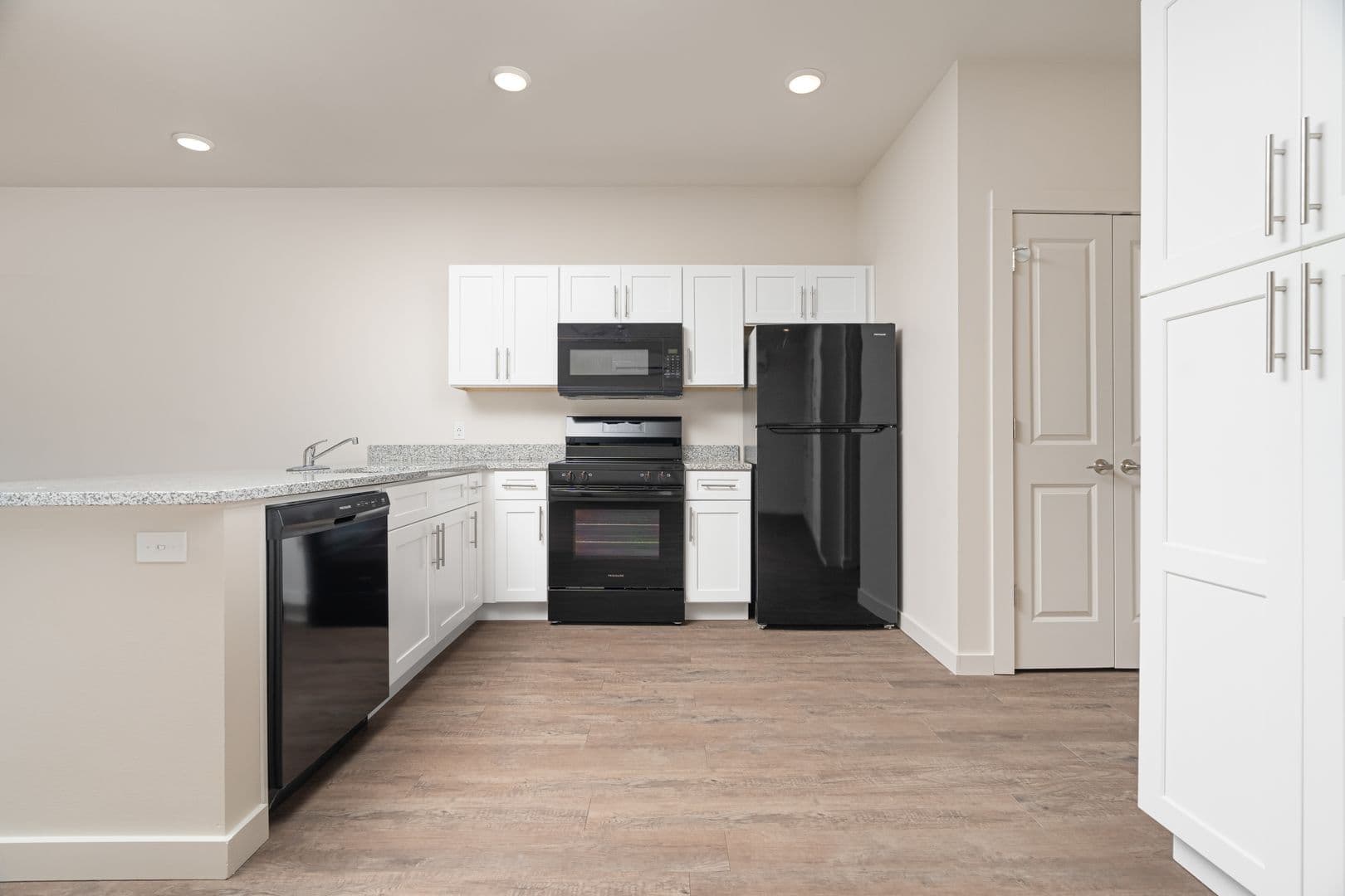 Barling Apartment: 1800 Frontier Rd