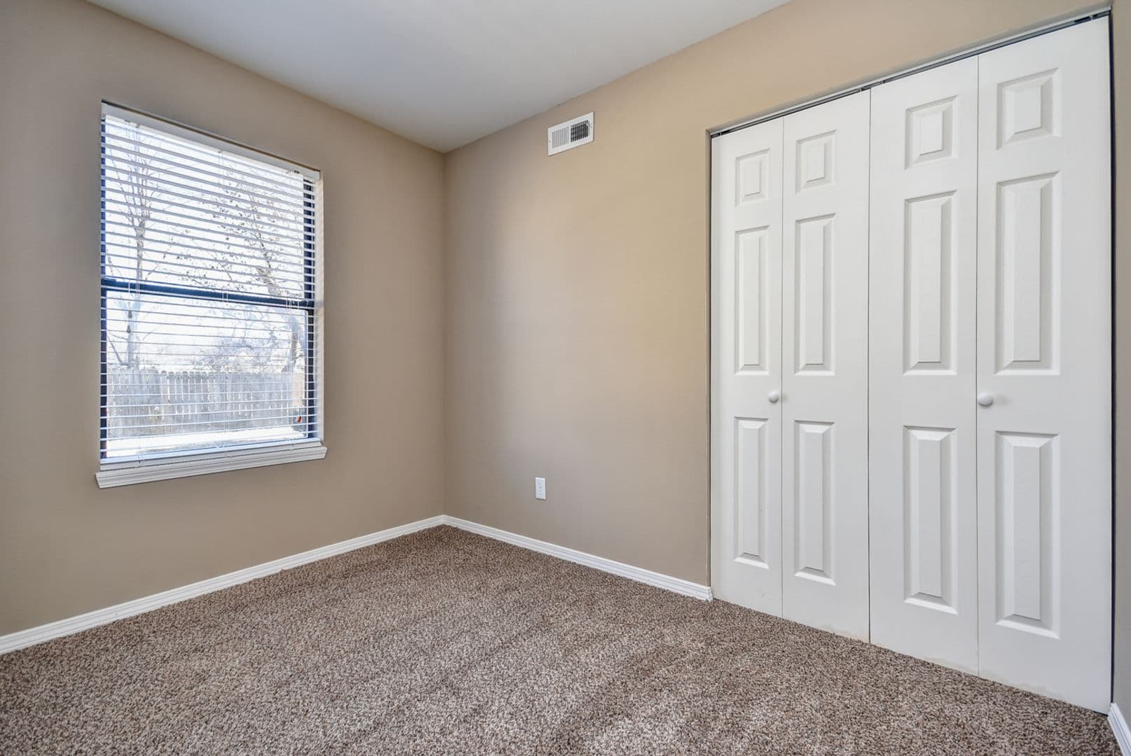 Springfield Apartment: 1306 N Frisco Ave