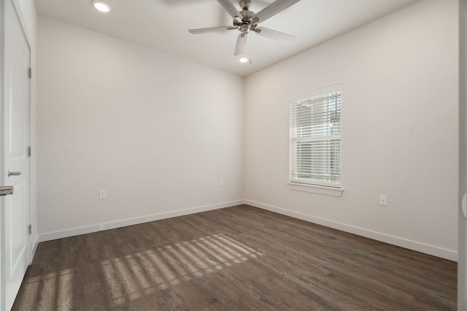 Barling Apartment: 1800 Frontier Rd