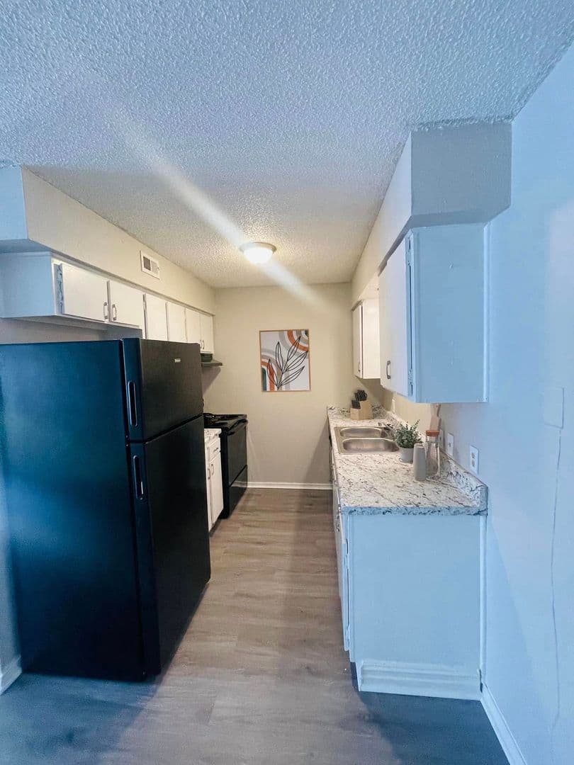 Fort Smith Apartment: 5900 Kinkead Ave