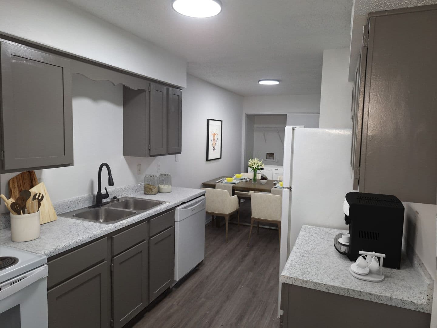 Springfield Apartment: 3020 W Farm Rd 164