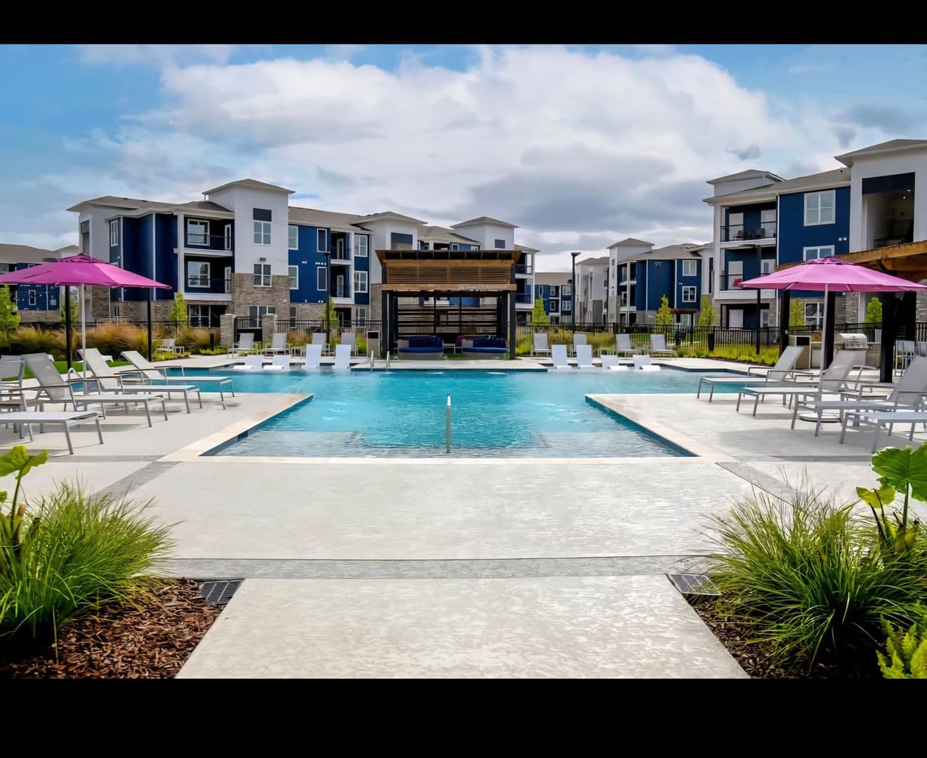 Harvey Apartment: 1499 Central Park Blvd