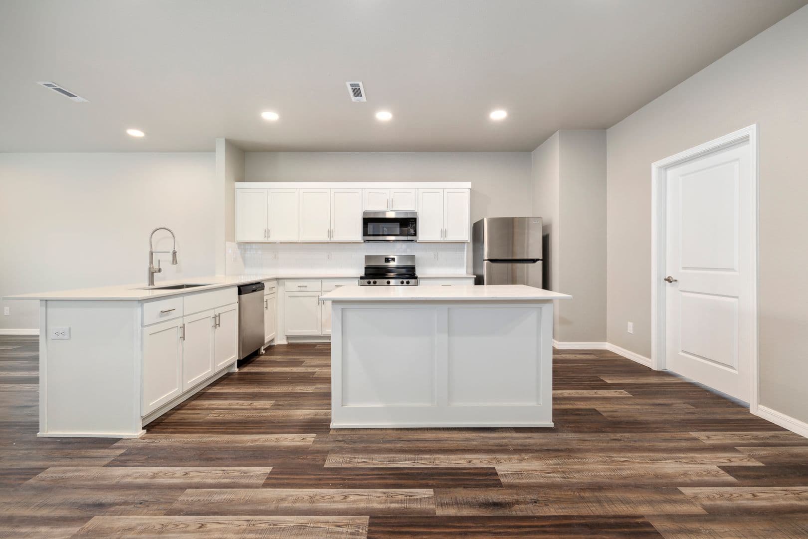 Tontitown Apartment: 693 Morsani Pl
