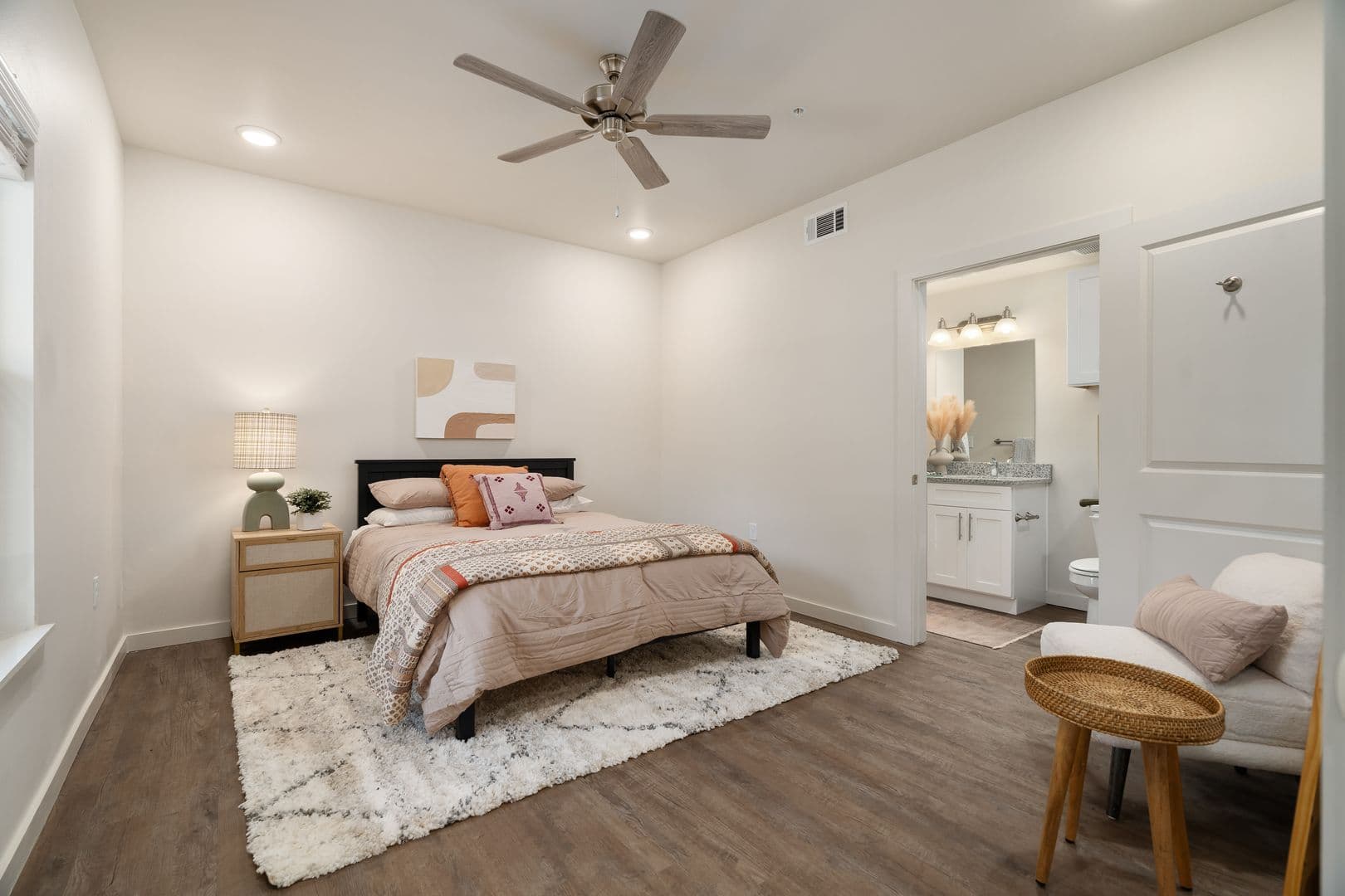 Barling Apartment: 1800 Frontier Rd