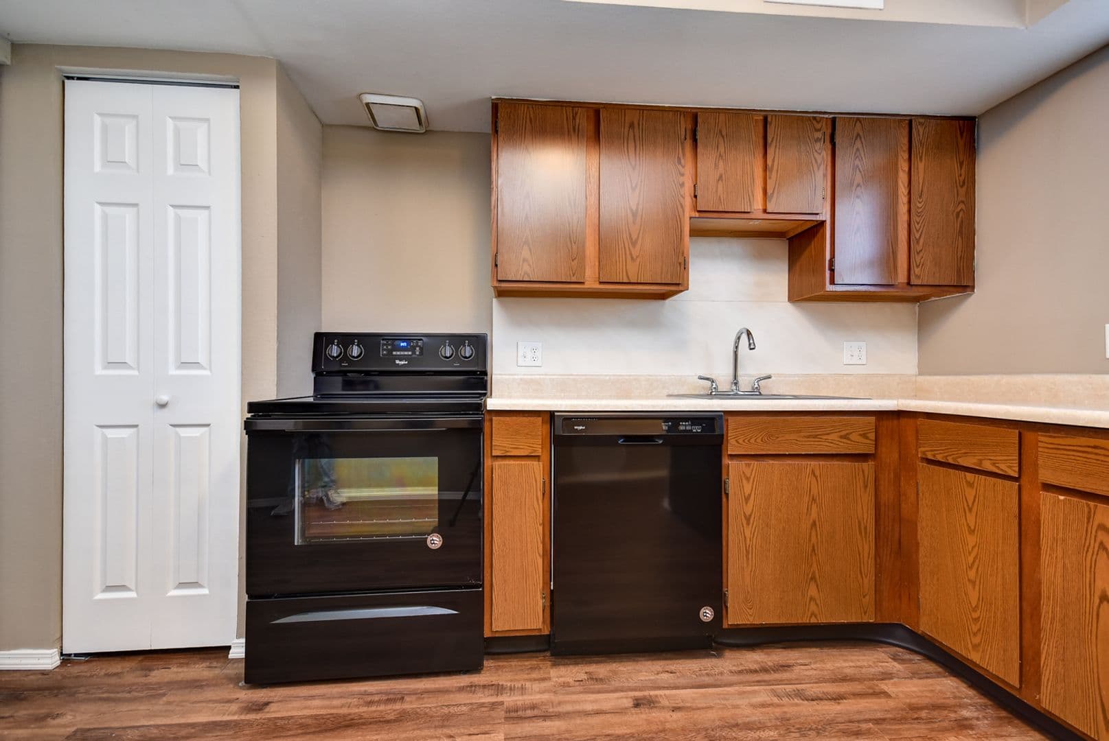 Springfield Apartment: 1306 N Frisco Ave
