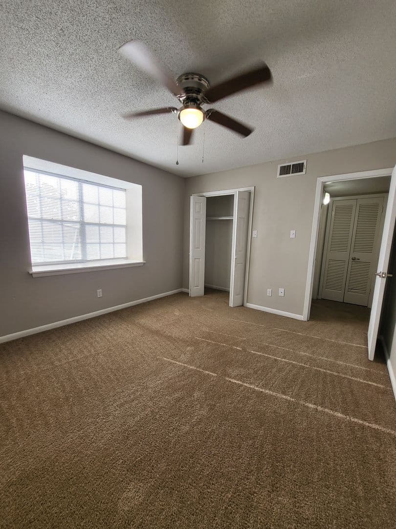 Fort Smith Apartment: 5801 Kinkead Ave