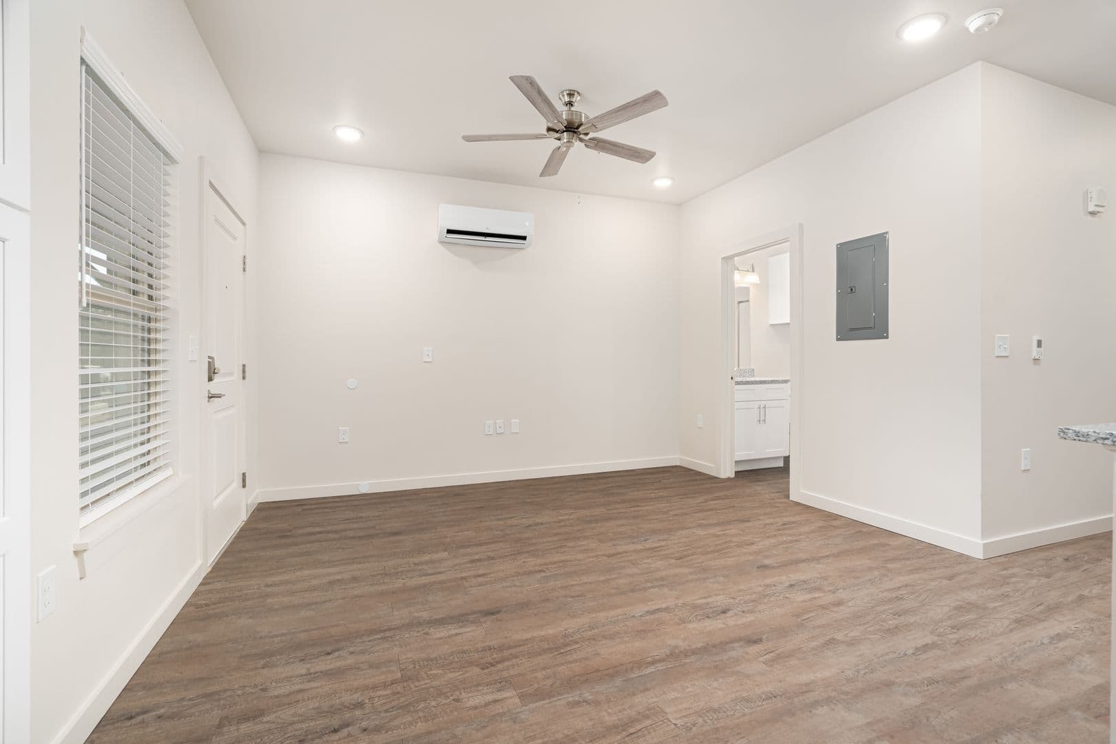 Barling Apartment: 1800 Frontier Rd