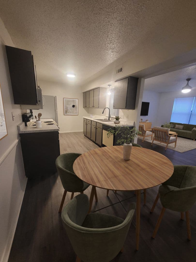 Fort Smith Apartment: 7114 Texas Rd