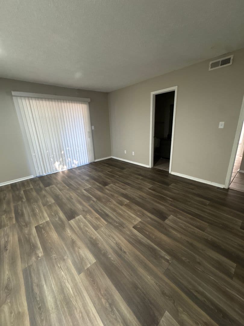 Fort Smith Apartment: 2100 Brooken Hill Dr
