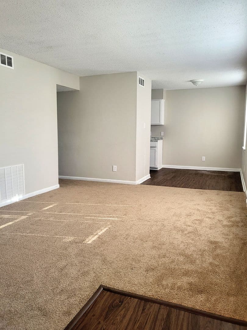 Fort Smith Apartment: 5801 Kinkead Ave