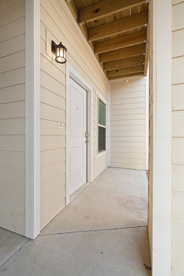 Barling Apartment: 1800 Frontier Rd