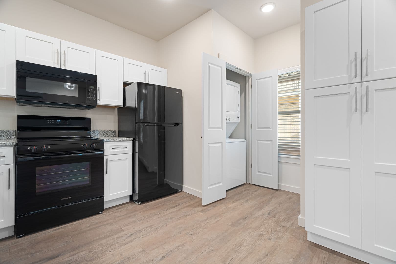 Barling Apartment: 1800 Frontier Rd