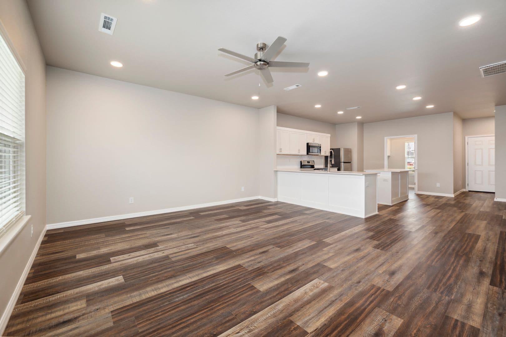 Tontitown Apartment: 693 Morsani Pl